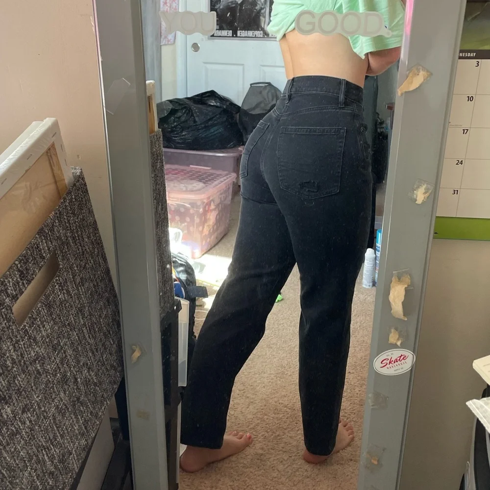 American Eagle highest rise 90’s boyfriend jean - Picture 2 of 9
